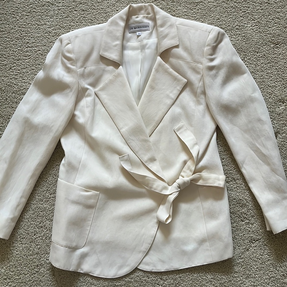 Color: White off kind of cream set blazer & skirt